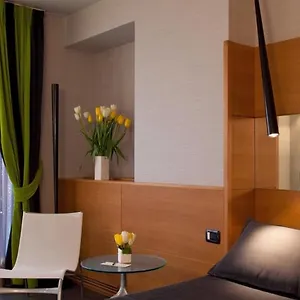Zone 4*, Roma Italia